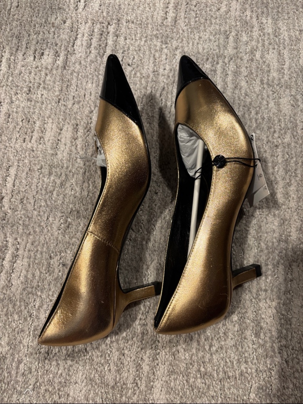 Massimo dutti Metallic Gold Pointed-Toe Women’s Pumps with Black Cap Toe size 6 - Picture 2 of 5